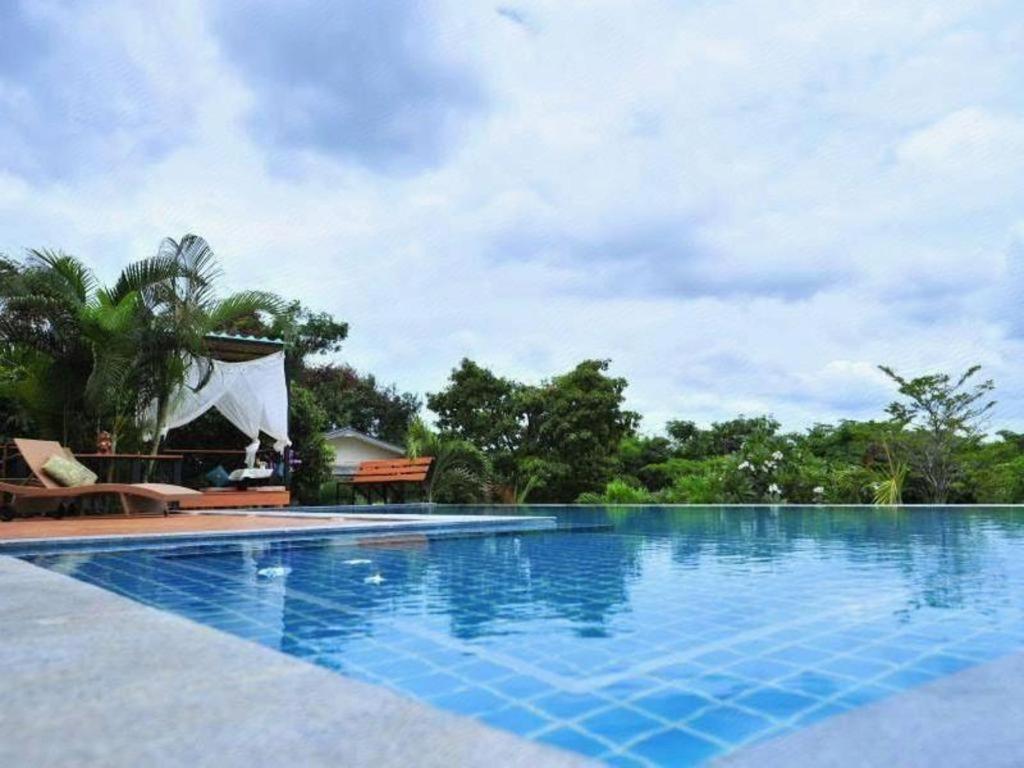 Dusit Talai Resort Mu Si Exterior photo